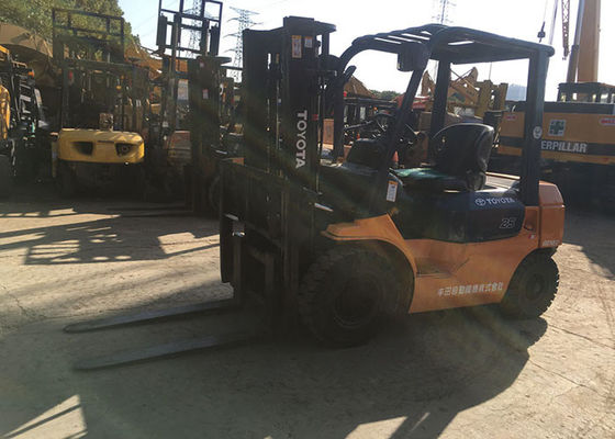 Orange Color 2.5T Used Diesel Forklift , FD25 Toyota Forklift Second Hand 2012
