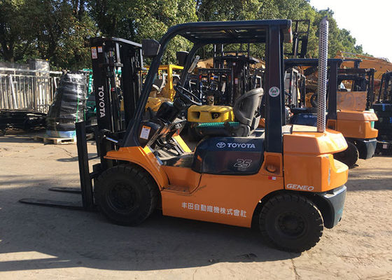 Orange Color 2.5T Used Diesel Forklift , FD25 Toyota Forklift Second Hand 2012