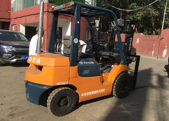 Orange Color 2.5T Used Diesel Forklift , FD25 Toyota Forklift Second Hand 2012